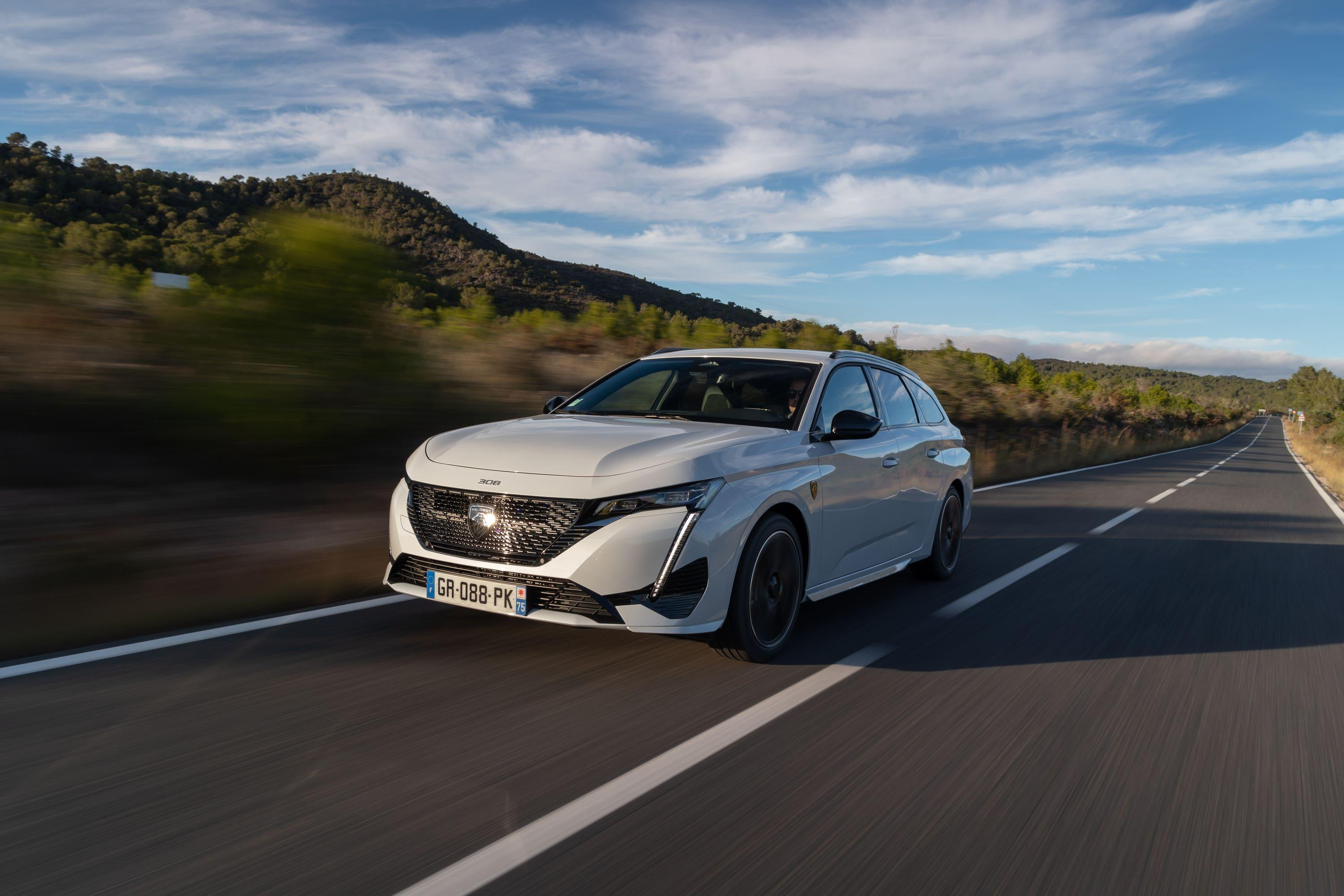 Review: Peugeot e-308 SW